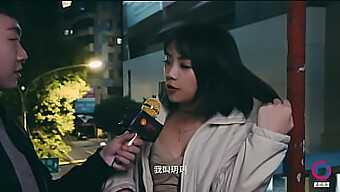 Yueyue'S Amateur Interview Krijgt Expliciet