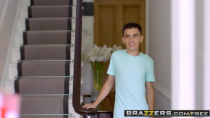 Brazzers - כוכבות פורנו מבוגרות משתלטות