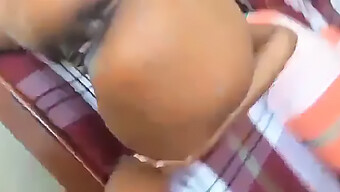 La Chica Amateur De Sri Lanka Disfruta De Una Polla En Su Culo En Este Caliente Video