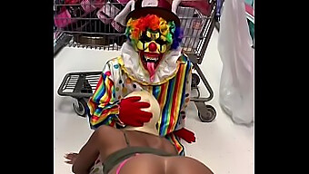 American Blowjob: Clowns Großer Schwanz Wird Gelutscht