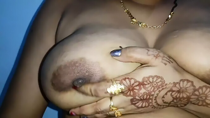 Dedos Y Masajes De Adolescentes Mayores De 18 Años, Desi Bhabhi