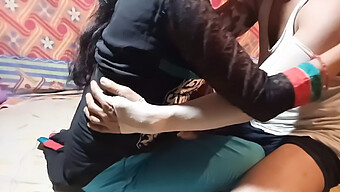 Une Bhabhi...